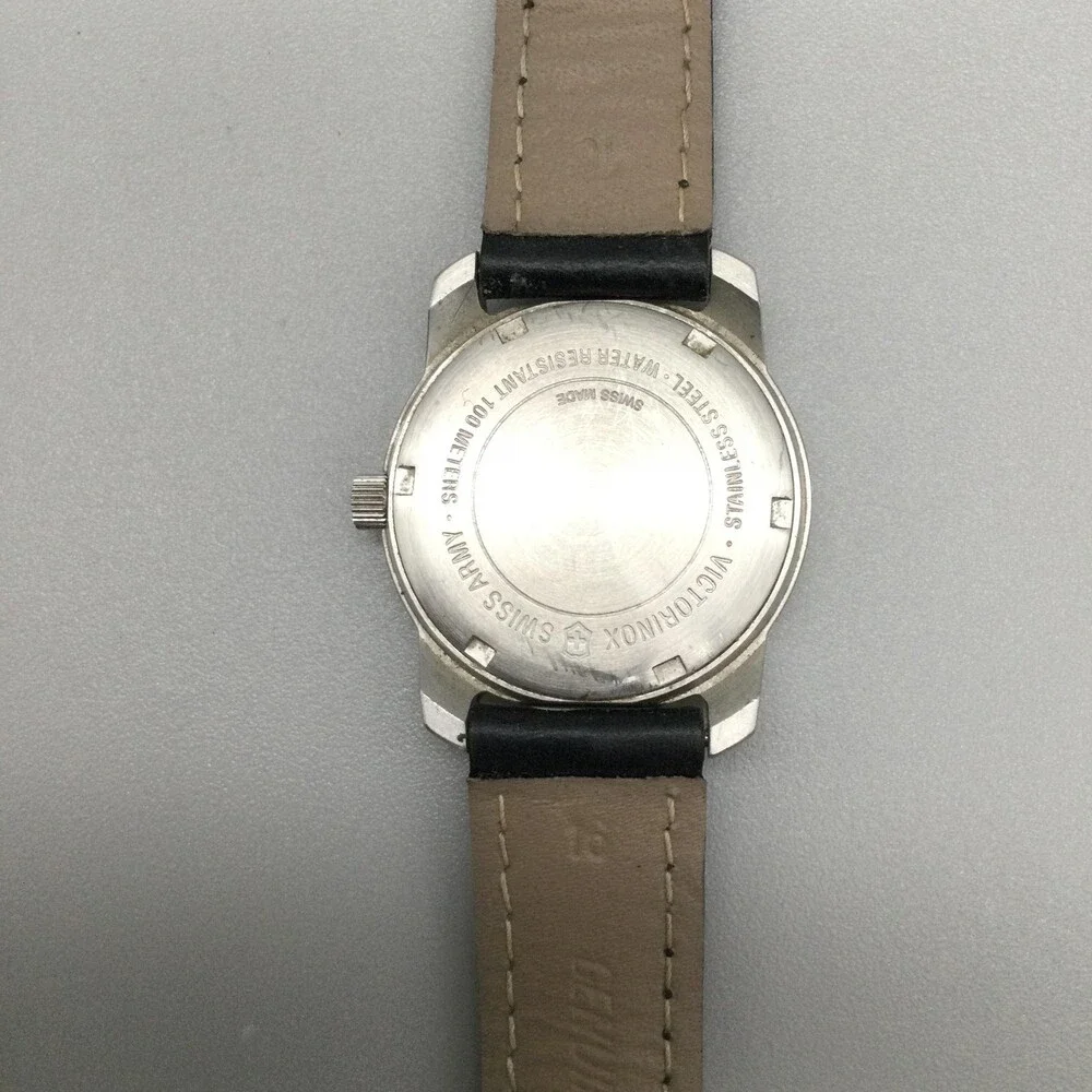 Victorinox Swiss Army Garrison Womens Watch 30mm Red Dial Leather New Battery